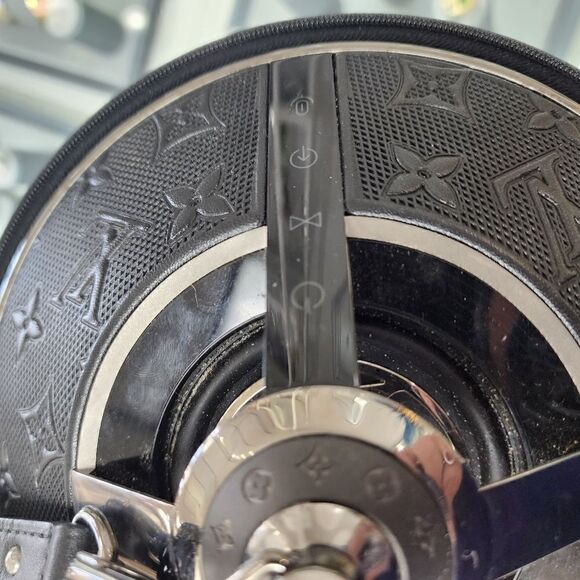 RARE! Louis Vuitton LV Limited Horizon Light Up Bluetooth Speaker & accessories - Picture 3 of 12